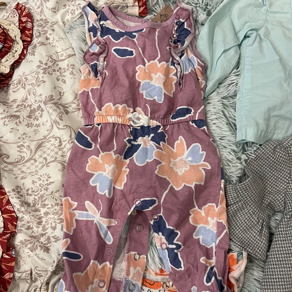 0-3-6 Months Girls Bundle - 7 Pieces - Picture 10 of 12